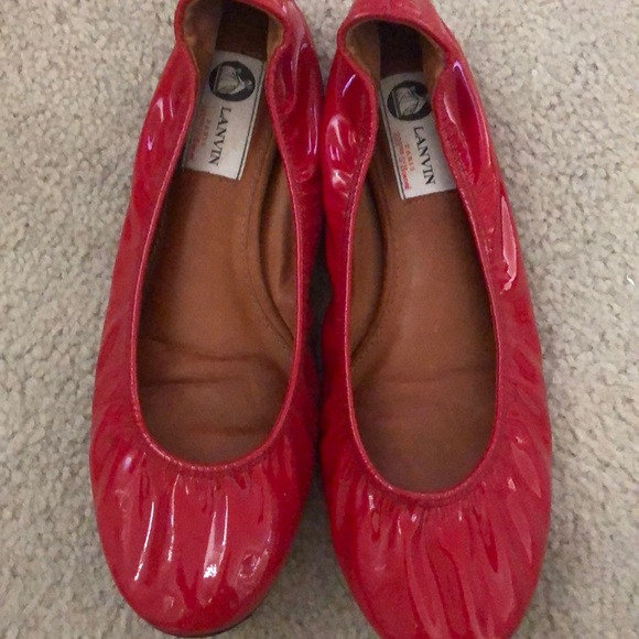 red ballerina flats